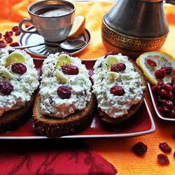 Рецепт Бутерброда с пикантным творогом