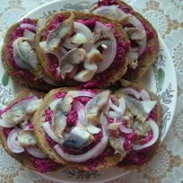 Бутерброды с селедкой