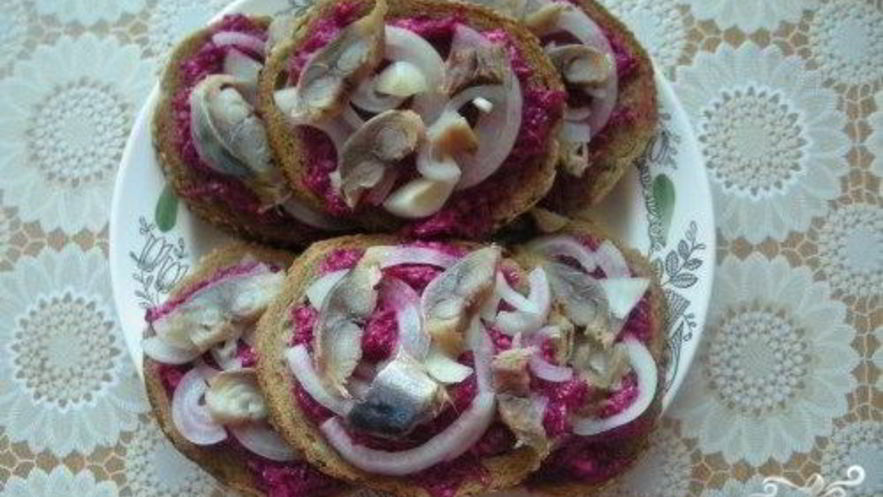 Рецепт бутербродов с селедкой