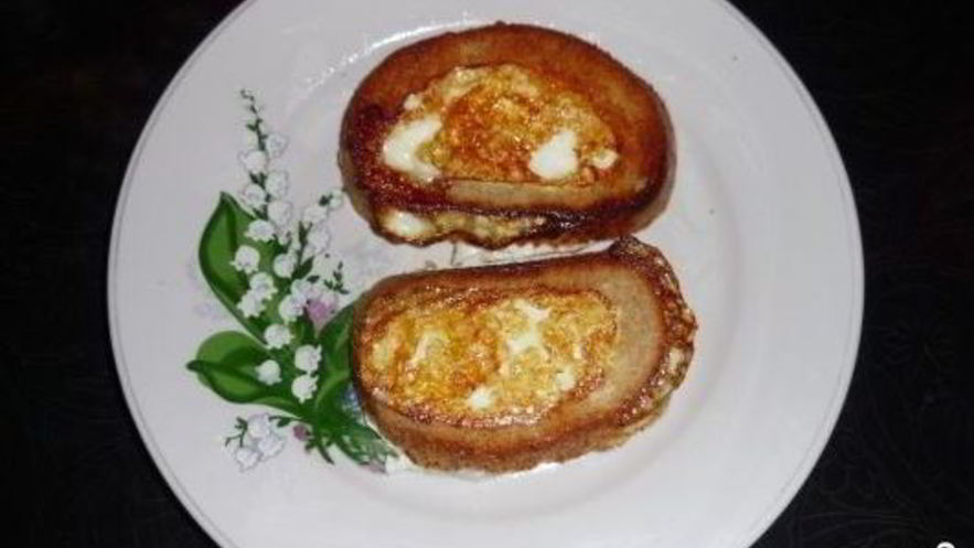 Рецепт бутербродов с яйцом на сковороде