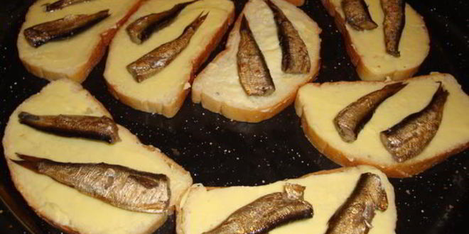 Рецепт бутербродов сырных шпроты