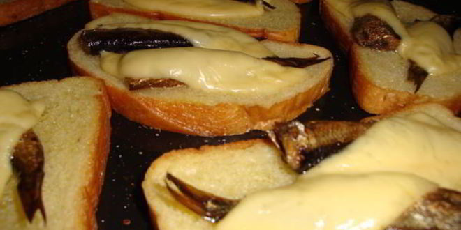 Рецепт бутербродов сырных шпроты