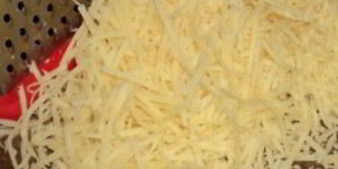 Рецепт горячих бутербродов со шпротами и сыром