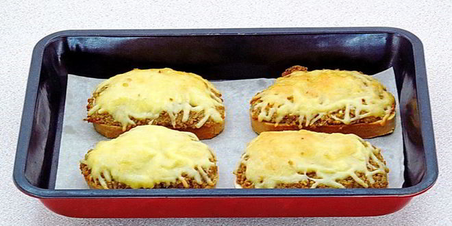 Рецепт горячих закусочных бутербродов с фаршем