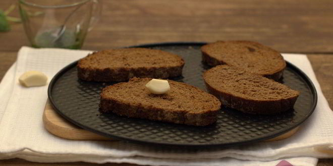 Рецепт запеченного бутерброда с помидором и моцареллой