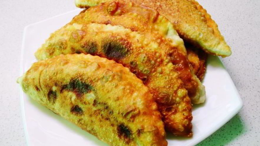 Рецепт чебуреков из заварного теста с добавлением водки