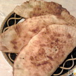 Рецепт Чебуреков с мясом, сыром и помидорами