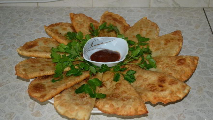 Рецепт чебуреков с сочной начинкой