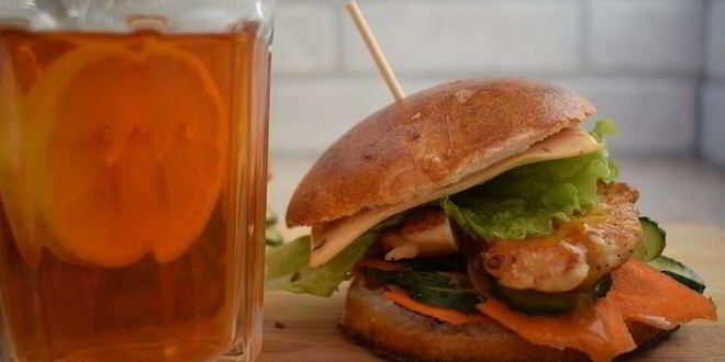 Рецепт чизбургера с курицей и домашней булочкой