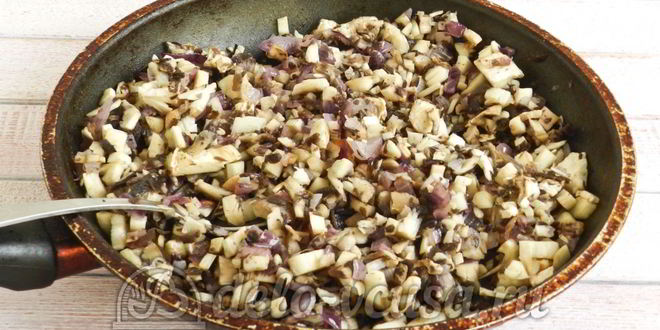 Рецепт фаршированных шампиньонов с перепелиными яйцами