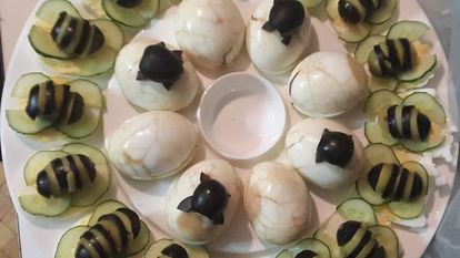 Рецепт Фаршированных яиц Пчелки