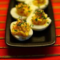 Рецепт Фаршированных яиц с горчицей и зеленым луком