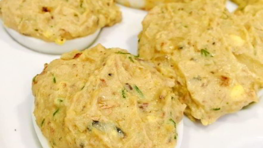 Рецепт фаршированных яиц с рыбными консервами