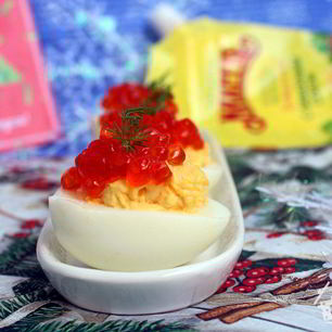 Рецепт Фаршированных яиц с сыром и красной икрой