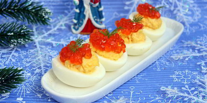 Рецепт фаршированных яиц с сыром и красной икрой
