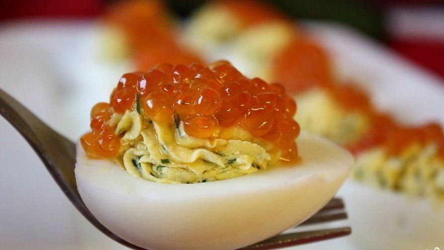 Рецепт яиц, фаршированных красной рыбой