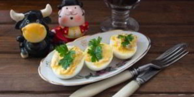 Рецепт яиц, фаршированных сельдью