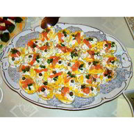 Рецепт Яиц фаршированных семгой с икорным соусом