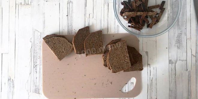 Рецепт гренков из черного хлеба с чесноком