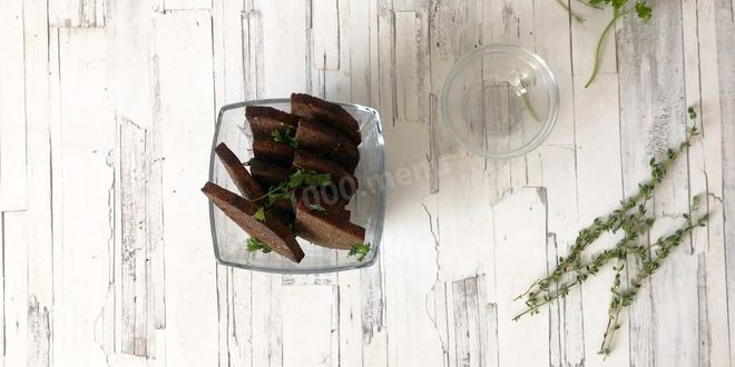 Рецепт гренков из черного хлеба с чесноком