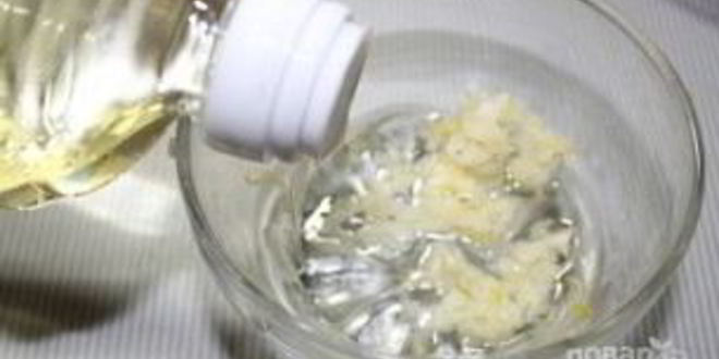 Рецепт гренков из черного хлеба с сыром и чесноком