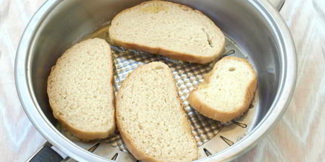 Рецепт гренков с колбасой и картофелем