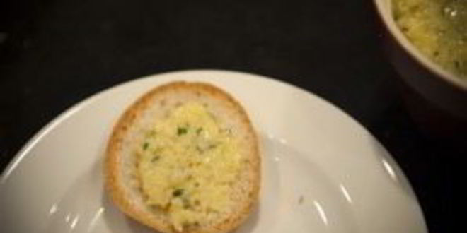 Рецепт гренков с сыром и чесноком