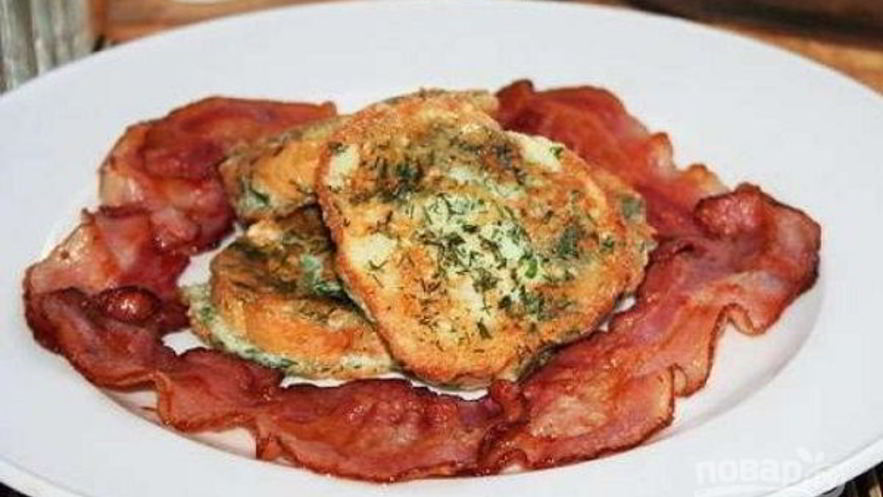 Рецепт гренков с сыром и яйцом на сковороде