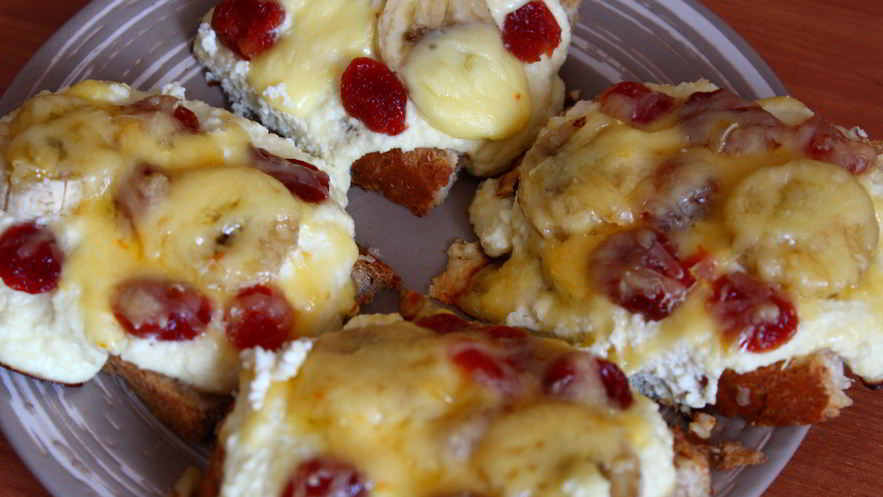 Рецепт гренков с запеченным творогом