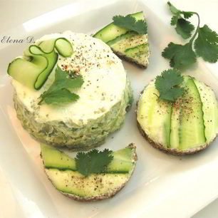 Рецепт Канапе и башенка из авокадо со сливочным сыром