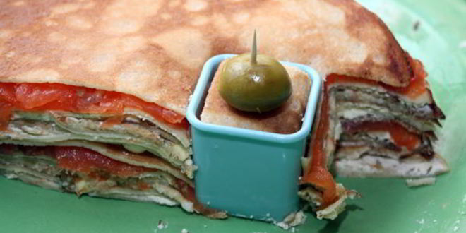 Рецепт канапе из блинов на шпажках