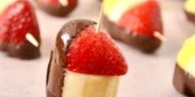 Рецепт канапе из фруктов на шпажках