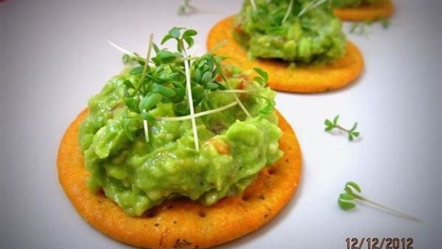 Рецепт канапе с гуакамоле