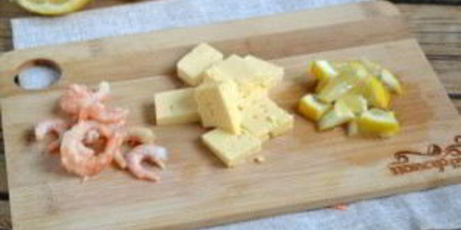 Рецепт канапе с креветками на шпажках