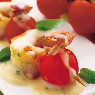 Рецепт Канапе с норвежским омаром и помидорами с соусом из базилика