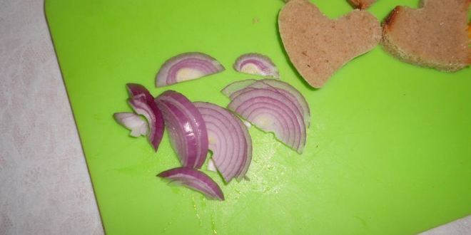 Рецепт канапе с сельдью и свеклой