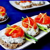 Рецепт Канапе с семгой и сырным кремом