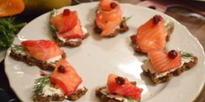 Рецепт канапе с семгой и сыром