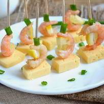 Закуски на шпажках