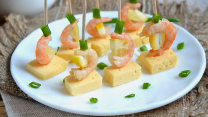 Рецепт закусок на шпажках