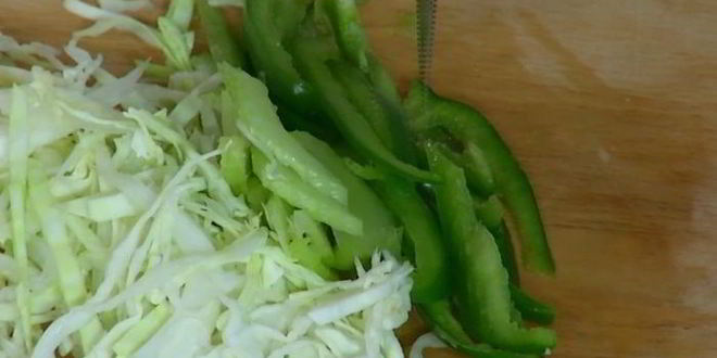 Рецепт хот-догов с зелеными овощами и горчичным майонезом