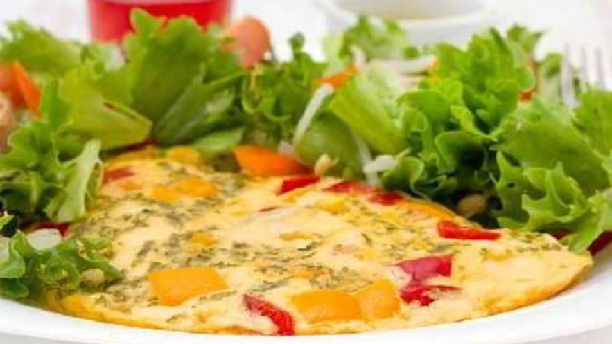 Рецепт быстрого омлета с овощами