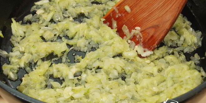 Рецепт омлета с молодыми кабачками нежность