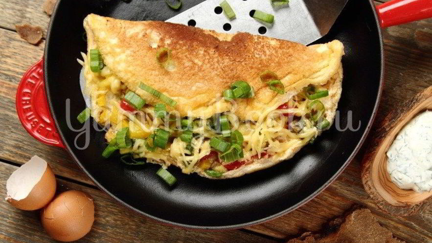 Рецепт омлета с овощами и соусом