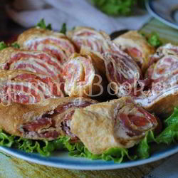 Рецепт Рулетиков из омлета с форелью