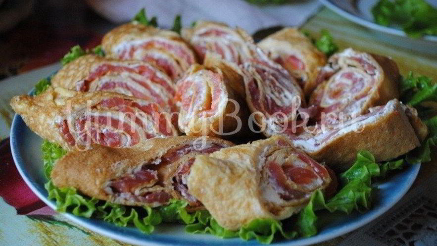 Рецепт рулетиков из омлета с форелью