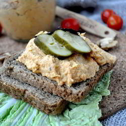 Рецепт Куриного паштета с тыквой и грецкими орехами