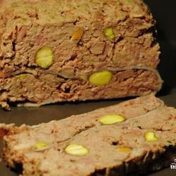 Рецепт Паштета из свиной печени с фисташками