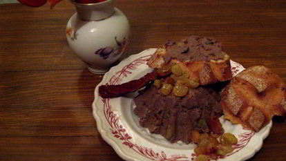 Рецепт Паштета с вялеными томатами и изюмом по-чешски