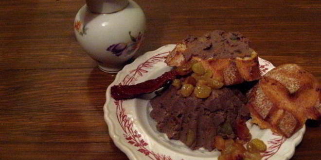 Рецепт паштета с вялеными томатами и изюмом по-чешски